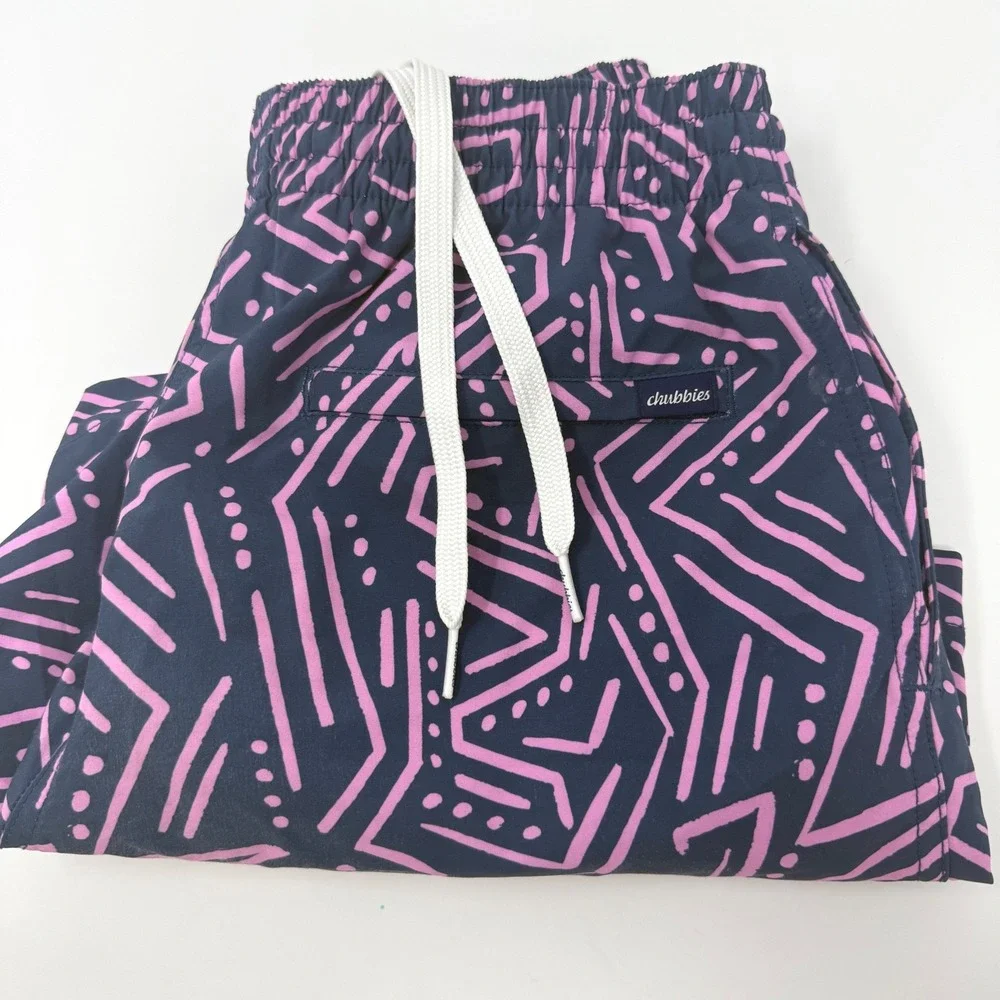 Chubbies Mens XS Swim Trunks Navy Pink Geometric Tribal Print 5.5 Inseam Mesh